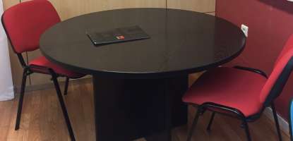 Mesa reunión pata panel