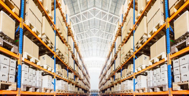 Tu almacén pierde espacio y tiempo: optimización de almacenes con estanterías que reducen costes